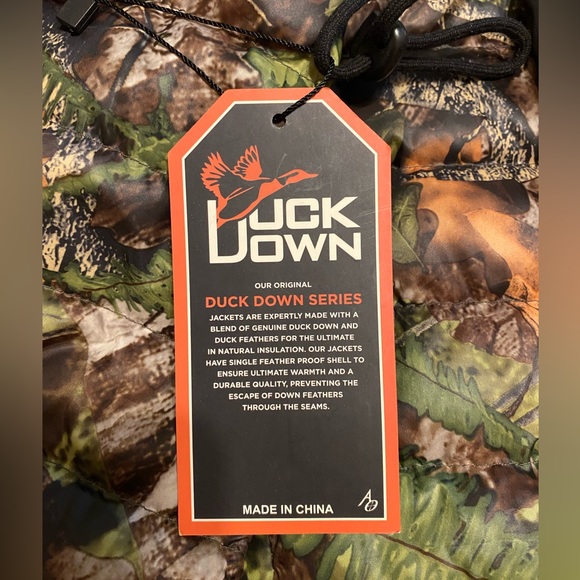 The American Outdoorsman Duck Down Reversible Jacket with Pouch - Picture 7 of 7